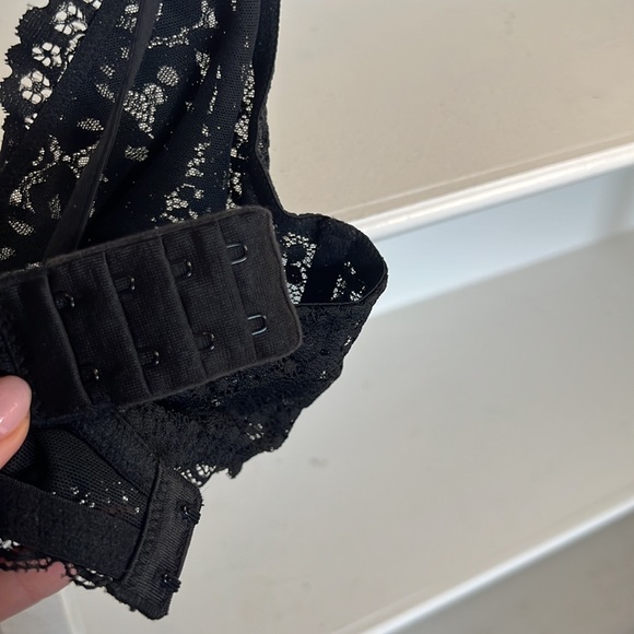 Victorias Secret Black Lace V Neck Plunge Underwire Bra - 36C - Picture 5 of 5